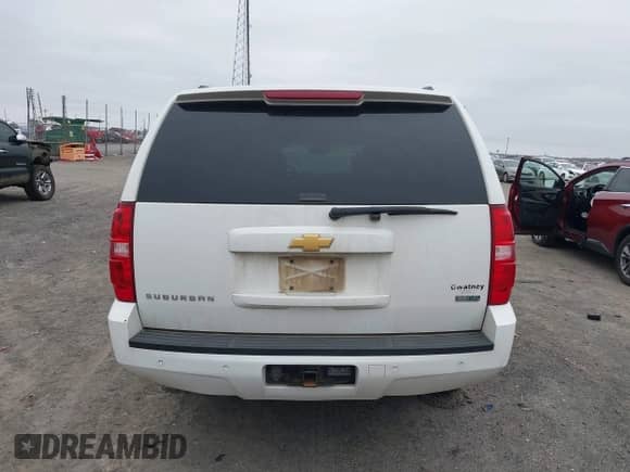 2012 Chevrolet Suburban LT с VIN 1GNSCJE08CR303761, выставлен на аукционе IAAI как лот 41738725 с пробегом 387 981 миль миль и . История ставок и продаж доступна на DreamBid. Изображение 17.