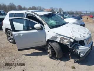 2017 Jeep Compass High Altitude с VIN 1C4NJDEB7HD126672, выставлен на аукционе IAAI как лот 42092628 с пробегом 90 386 миль миль и . История ставок и продаж доступна на DreamBid. Изображение 1.