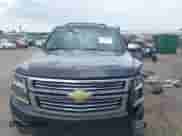 2017 Chevrolet Tahoe Premier z VIN 1GNSCCKC4HR173401, wystawiony jako IAAI lot #42638630 z przebiegiem 135 244 mil mil oraz . Historia ofert i sprzedaży dostępna na DreamBid. Obrazek 13.