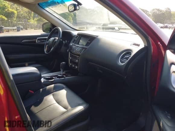 2016 Nissan Pathfinder S z VIN 5N1AR2MN5GC641841, wystawiony jako IAAI lot #42158530 z przebiegiem 80 684 mil mil oraz . Historia ofert i sprzedaży dostępna na DreamBid. Obrazek 5.