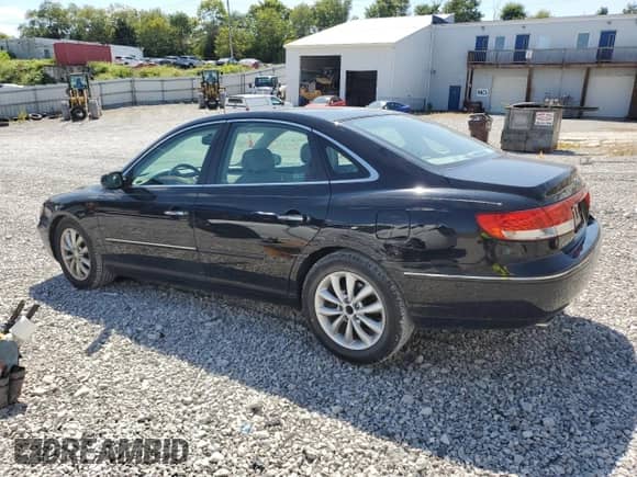 2006 Hyundai Azera SE z VIN KMHFC46F86A118980, wystawiony jako Copart lot #70759875 z przebiegiem 182 827 mil mil oraz Szkoda całkowita • Salvage title. Historia ofert i sprzedaży dostępna na DreamBid. Obrazek 2.