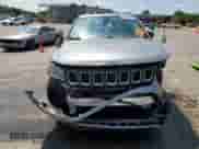 2019 Jeep Compass Latitude z VIN 3C4NJCBB3KT769536, wystawiony jako Copart lot #68518575 z przebiegiem 115 621 mil mil oraz Szkoda całkowita • Salvage title. Historia ofert i sprzedaży dostępna na DreamBid. Obrazek 5.