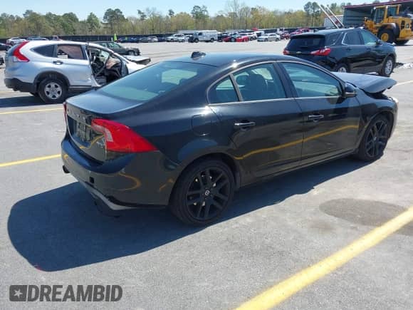 2018 Volvo S60 Dynamic с VIN YV126MFL0J2455110, выставлен на аукционе IAAI как лот 41862366 с пробегом 66 813 миль миль и . История ставок и продаж доступна на DreamBid. Изображение 4.