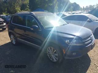 2014 Volkswagen Tiguan S с VIN WVGBV3AX8EW573932, выставлен на аукционе IAAI как лот 43371362 с пробегом 176 600 миль миль и . История ставок и продаж доступна на DreamBid. Изображение 1.