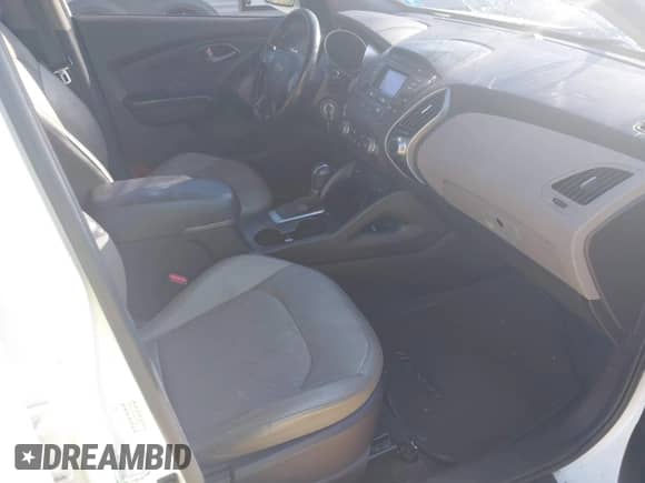 2015 Hyundai Tucson SE with VIN KM8JU3AG0FU083559, listed as a IAAI auction lot 42927140 with 157,458 mi miles and . Bid and sale history available at DreamBid. Image 5.