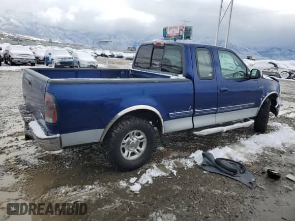 1997 Ford F-150 XL z VIN 1FTEX17LXVKB44786, wystawiony jako Copart lot #49630955 z przebiegiem 301 736 mil mil oraz Szkoda całkowita • Salvage title. Historia ofert i sprzedaży dostępna na DreamBid. Obrazek 3.