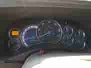 2002 Cadillac Escalade z VIN 1GYEC63T62R106614, wystawiony jako Copart lot #64429175 z przebiegiem 172 368 mil mil oraz Czysty tytuł • Clean title. Historia ofert i sprzedaży dostępna na DreamBid. Obrazek 9.