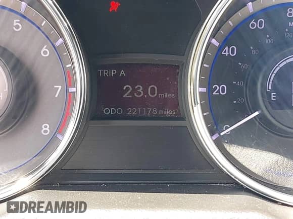 2011 Hyundai Sonata Limited с VIN 5NPEC4AC5BH059063, выставлен на аукционе IAAI как лот 42938602 с пробегом 221 178 миль миль и . История ставок и продаж доступна на DreamBid. Изображение 15.
