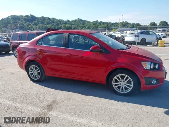 2012 Chevrolet Sonic LT с VIN 1G1JC5SH1C4168389, выставлен на аукционе IAAI как лот 43065867 с пробегом 238 542 миль миль и . История ставок и продаж доступна на DreamBid. Изображение 6.