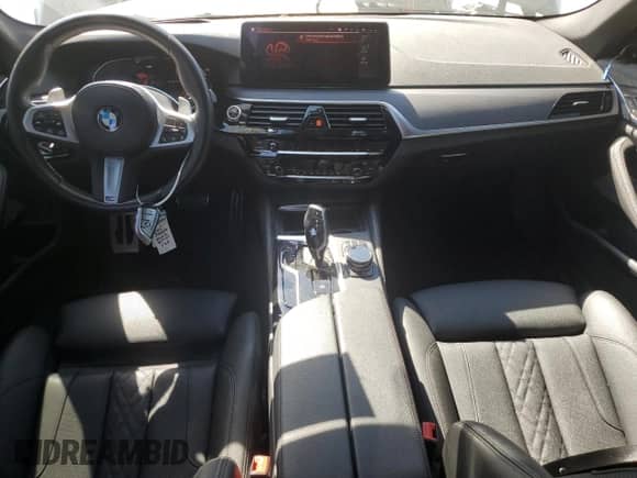 2022 BMW 5 Series 540i с VIN WBA53BJ04NWX46363, выставлен на аукционе Copart как лот 87417605 с пробегом Не указан миль и Чистый • Clean title. История ставок и продаж доступна на DreamBid. Изображение 8.