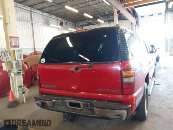 2002 Chevrolet Suburban LT z VIN 1GNFK16Z02J287232, wystawiony jako IAAI lot #42393349 z przebiegiem 221 800 mil mil oraz . Historia ofert i sprzedaży dostępna na DreamBid. Obrazek 17.
