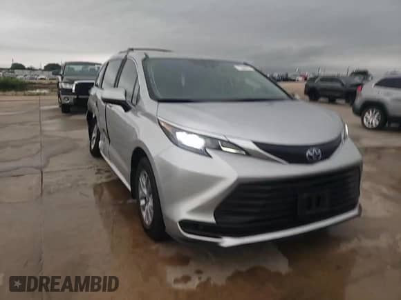 2025 Toyota Sienna LE with VIN 5TDKRKEC2SS233598, listed as a Copart auction lot 55586955 with 2,328 mi miles and Clean title. Bid and sale history available at DreamBid. Image 14.