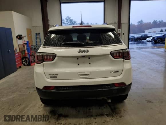 2024 Jeep Compass Latitude Lux с VIN 3C4NJDFN0RT103948, выставлен на аукционе Copart как лот 78613254 с пробегом 5 647 миль миль и Списание • Salvage title. История ставок и продаж доступна на DreamBid. Изображение 6.