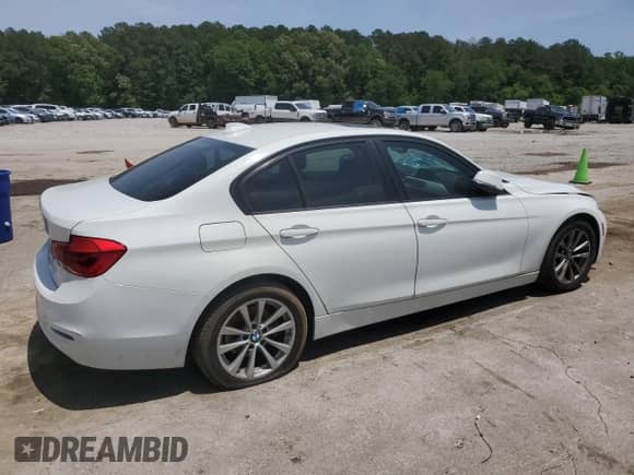 2018 BMW 3 Series 320i z VIN WBA8A9C58JAH14191, wystawiony jako Copart lot #56608065 z przebiegiem 135 830 mil mil oraz Szkoda całkowita • Salvage title. Historia ofert i sprzedaży dostępna na DreamBid. Obrazek 3.