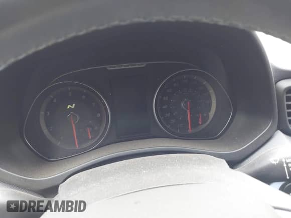 2022 Hyundai Veloster z VIN KMHT36AH0NU015217, wystawiony jako IAAI lot #42297323 z przebiegiem Nie podano mil oraz . Historia ofert i sprzedaży dostępna na DreamBid. Obrazek 7.