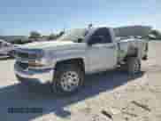 2018 Chevrolet Silverado 1500 LS z VIN 1GCNCNEH6JZ165492, wystawiony jako Copart lot #76490794 z przebiegiem 88 820 mil mil oraz Szkoda całkowita • Salvage title. Historia ofert i sprzedaży dostępna na DreamBid. Obrazek 1.