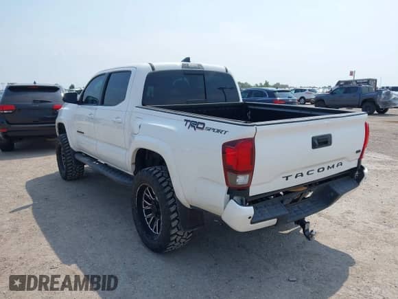 2019 Toyota Tacoma SR5 с VIN 3TMAZ5CN9KM100080, выставлен на аукционе IAAI как лот 43053191 с пробегом 98 434 миль миль и . История ставок и продаж доступна на DreamBid. Изображение 3.