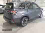 2025 Subaru Forester z VIN JF2SLDAC3SH489449, wystawiony jako IAAI lot #42607170 z przebiegiem 975 mil mil oraz . Historia ofert i sprzedaży dostępna na DreamBid. Obrazek 4.