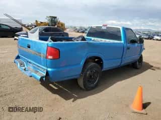 1994 Chevrolet S-10 z VIN 1GCCS14Z8R8220670, wystawiony jako Copart lot #54712404 z przebiegiem 98 814 mil mil oraz Szkoda całkowita • Salvage title. Historia ofert i sprzedaży dostępna na DreamBid. Obrazek 3.