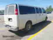 2012 Chevrolet Express Passenger 1LT z VIN 1GAZG1FA4C1189350, wystawiony jako IAAI lot #42246336 z przebiegiem 239 216 mil mil oraz . Historia ofert i sprzedaży dostępna na DreamBid. Obrazek 4.