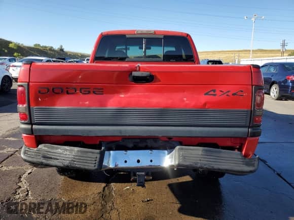 2000 Dodge 1500 z VIN 1B7HF13Z0YJ117908, wystawiony jako Copart lot #72387474 z przebiegiem 107 710 mil mil oraz Szkoda całkowita • Salvage title. Historia ofert i sprzedaży dostępna na DreamBid. Obrazek 6.