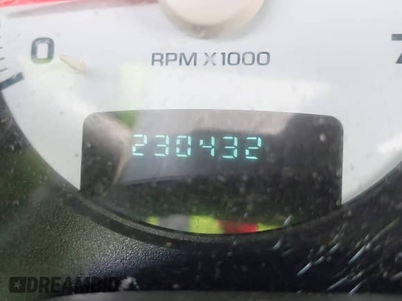 2005 Dodge 1500 SLT z VIN 1D7HA18N25S118204, wystawiony jako IAAI lot #42760499 z przebiegiem 230 432 mil mil oraz . Historia ofert i sprzedaży dostępna na DreamBid. Obrazek 14.