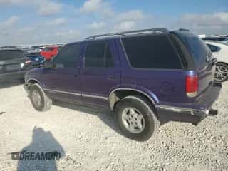 1996 Chevrolet Blazer z VIN 1GNDT13W2T2144616, wystawiony jako Copart lot #72222144 z przebiegiem 79 574 mil mil oraz Szkoda całkowita • Salvage title. Historia ofert i sprzedaży dostępna na DreamBid. Obrazek 2.