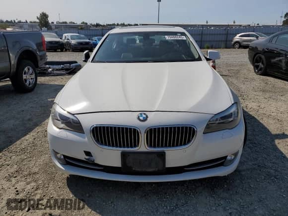 2012 BMW 5 Series 528i с VIN WBAXG5C5XCDX03520, выставлен на аукционе Copart как лот 70488245 с пробегом 95 635 миль миль и Списание • Salvage title. История ставок и продаж доступна на DreamBid. Изображение 5.