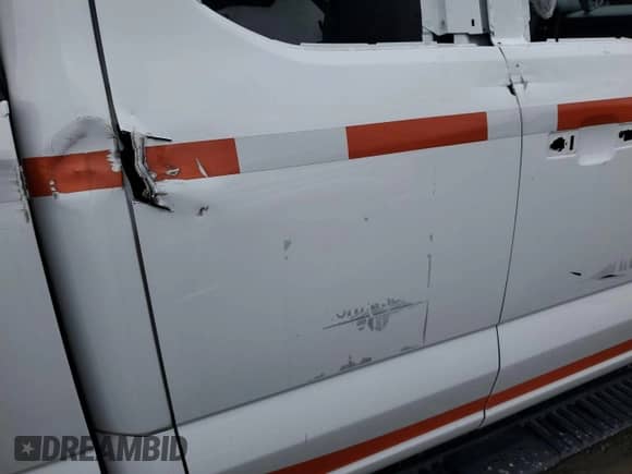 2023 Ford F-250 XLT z VIN 1FT7X2BTXPEC29036, wystawiony jako IAAI lot #43601135 z przebiegiem 32 509 mil mil oraz . Historia ofert i sprzedaży dostępna na DreamBid. Obrazek 2.