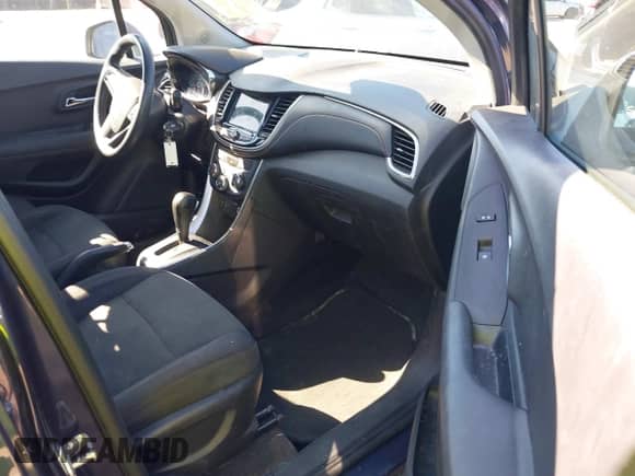 2019 Chevrolet Trax LS with VIN 3GNCJKSBXKL294489, listed as a IAAI auction lot 43301734 with 111,458 mi miles and . Bid and sale history available at DreamBid. Image 5.