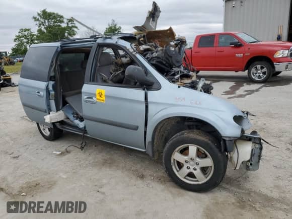 2006 Dodge Caravan SXT z VIN 1D4GP45R46B631813, wystawiony jako Copart lot #81575835 z przebiegiem Nie podano mil oraz Nie do naprawy • Non repairable. Historia ofert i sprzedaży dostępna na DreamBid. Obrazek 4.