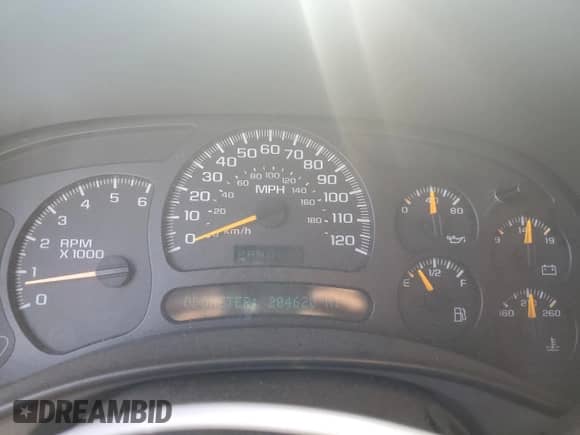 2004 Chevrolet Tahoe LS with VIN 1GNEC13T74R151824, listed as a Copart auction lot 70682005 with 204,620 mi miles and Salvage title. Bid and sale history available at DreamBid. Image 9.