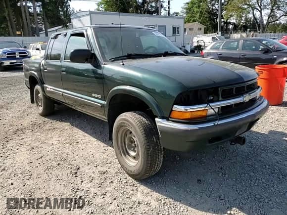 2001 Chevrolet S-10 LS with VIN 1GCDT13W41K206491, listed as a Copart auction lot 56377815 with Not provided miles and Salvage title. Bid and sale history available at DreamBid. Image 13.