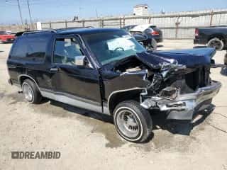 1989 Chevrolet Blazer z VIN 1GNCS18Z8K8187516, wystawiony jako Copart lot #64419475 z przebiegiem 113 414 mil mil oraz Szkoda całkowita • Salvage title. Historia ofert i sprzedaży dostępna na DreamBid. Obrazek 4.