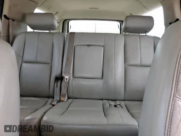 2007 Chevrolet Suburban LT с VIN 3GNFK16347G297590, выставлен на аукционе Copart как лот 68148935 с пробегом Не указан миль и Списание • Salvage title. История ставок и продаж доступна на DreamBid. Изображение 10.