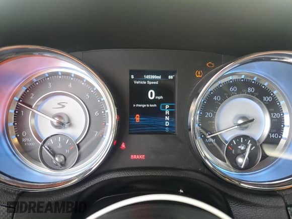 2013 Chrysler 300 S z VIN 2C3CCABG6DH732840, wystawiony jako Copart lot #60280565 z przebiegiem 145 390 mil mil oraz Szkoda całkowita • Salvage title. Historia ofert i sprzedaży dostępna na DreamBid. Obrazek 9.