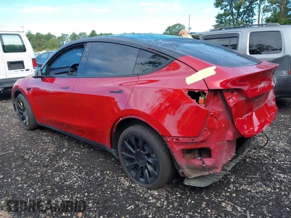 2020 Tesla Model Y Long Range с VIN 5YJYGDEE0LF012780, выставлен на аукционе IAAI как лот 43137505 с пробегом 89 027 миль миль и . История ставок и продаж доступна на DreamBid. Изображение 3.