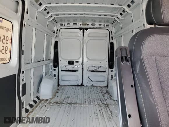 2022 Ram ProMaster Cargo с VIN 3C6LRVDG4NE109008, выставлен на аукционе Copart как лот 60689745 с пробегом 57 729 миль миль и На запчасти • Non repairable. История ставок и продаж доступна на DreamBid. Изображение 10.