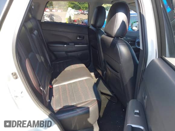 2020 Mitsubishi Outlander SE с VIN JA4AP4AU5LU008790, выставлен на аукционе IAAI как лот 42659299 с пробегом 70 654 миль миль и . История ставок и продаж доступна на DreamBid. Изображение 8.