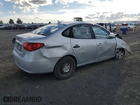 2010 Hyundai Elantra GLS z VIN KMHDU4AD9AU836703, wystawiony jako Copart lot #84071235 z przebiegiem Nie podano mil oraz Szkoda całkowita • Salvage title. Historia ofert i sprzedaży dostępna na DreamBid. Obrazek 3.