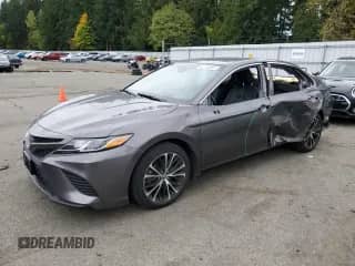 2019 Toyota Camry SE z VIN 4T1B11HK0KU207285, wystawiony jako Copart lot #82714065 z przebiegiem 57 939 mil mil oraz Szkoda całkowita • Salvage title. Historia ofert i sprzedaży dostępna na DreamBid. Obrazek 1.