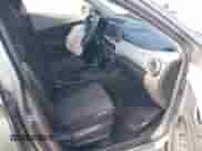 2021 Hyundai Kona SE z VIN KM8K12AA6MU705288, wystawiony jako IAAI lot #39764414 z przebiegiem 75 528 mil mil oraz . Historia ofert i sprzedaży dostępna na DreamBid. Obrazek 5.