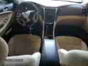 2013 Hyundai Sonata GLS z VIN 5NPEB4AC9DH710474, wystawiony jako Copart lot #71876565 z przebiegiem 116 221 mil mil oraz Szkoda całkowita • Salvage title. Historia ofert i sprzedaży dostępna na DreamBid. Obrazek 8.