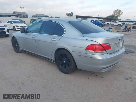 2007 BMW 7 Series 750i with VIN WBAHL83577DT08542, listed as a IAAI auction lot 43481994 with 117,035 mi miles and . Bid and sale history available at DreamBid. Image 3.