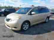 2012 Toyota Sienna LE с VIN 5TDKK3DC0CS197732, выставлен на аукционе IAAI как лот 43400889 с пробегом 174 668 миль миль и . История ставок и продаж доступна на DreamBid. Изображение 17.