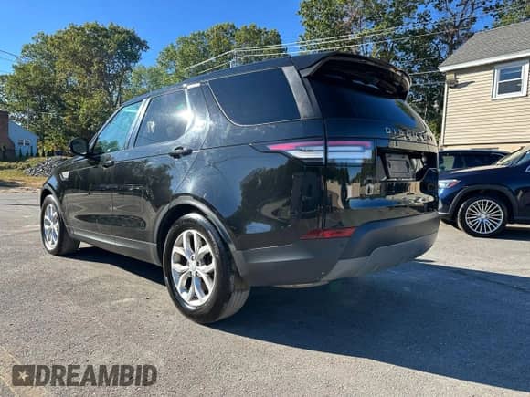 2018 Land Rover Discovery SE with VIN SALRG2RV2JA055096, listed as a Copart auction lot 85284125 with 128,579 mi miles and Clean title. Bid and sale history available at DreamBid. Image 2.