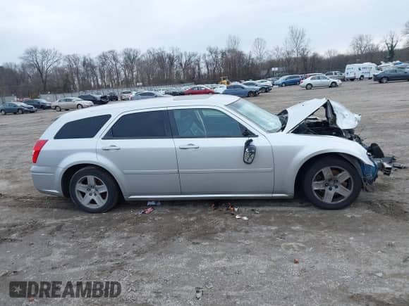 2005 Dodge Magnum SE с VIN 2D4FV48V25H129284, выставлен на аукционе IAAI как лот 41248876 с пробегом Не указан миль и . История ставок и продаж доступна на DreamBid. Изображение 13.