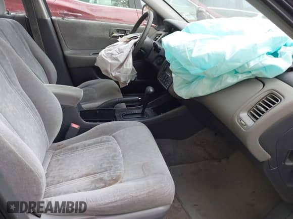 2000 Honda Accord EX z VIN 1HGCG6670YA111526, wystawiony jako IAAI lot #42174108 z przebiegiem Nie podano mil oraz . Historia ofert i sprzedaży dostępna na DreamBid. Obrazek 5.