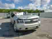 2010 Chevrolet Suburban LS с VIN 1GNUCHE02AR266754, выставлен на аукционе Copart как лот 56241955 с пробегом Не указан миль и Списание • Salvage title. История ставок и продаж доступна на DreamBid. Изображение 14.