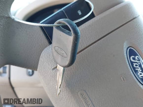 2004 Ford F-150 XLT z VIN 1FTPW12534KC77506, wystawiony jako IAAI lot #43368814 z przebiegiem Nie podano mil oraz . Historia ofert i sprzedaży dostępna na DreamBid. Obrazek 11.